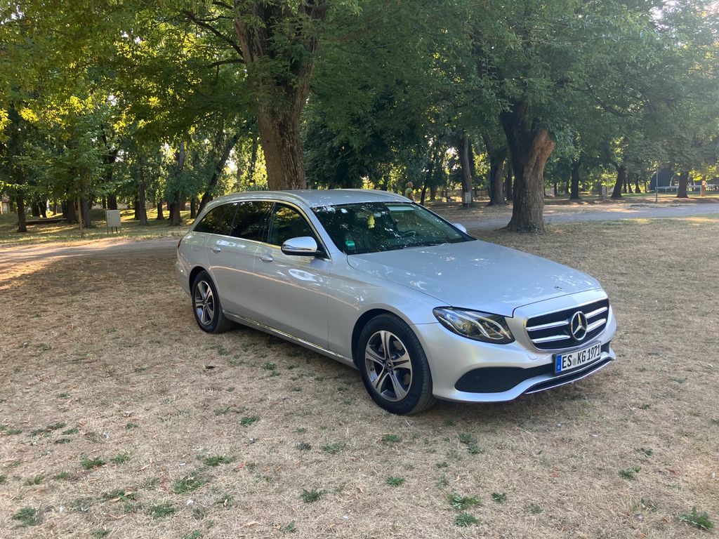 Image of Mercedes-Benz E 220