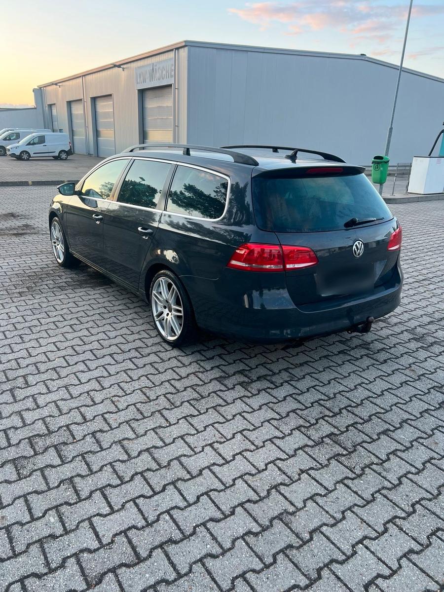 Volkswagen Passat 2012 — engine 140 HP (103kW)