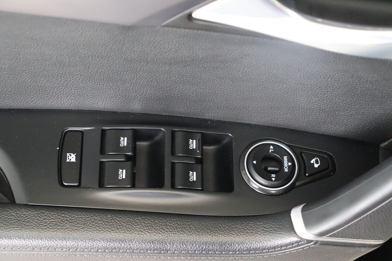 Fahrzeugabbildung Hyundai i40 FL 1.6 CRDi Space Plus * Sitzhzg./-lüftung