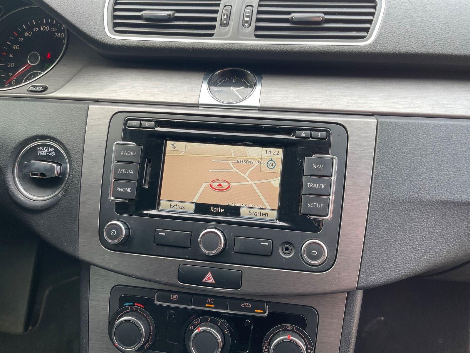 Volkswagen Passat 2012 — photo 12