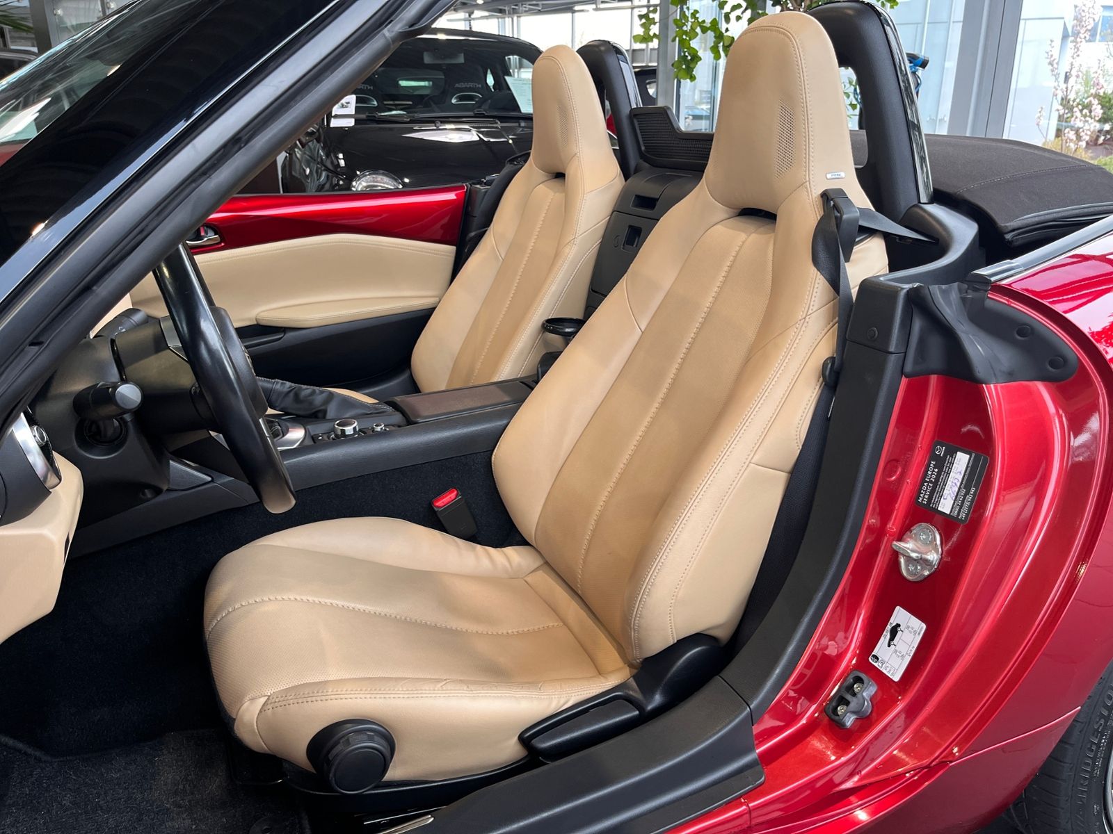 Fahrzeugabbildung Mazda MX-5 Selection KLIMA LED NAVI LEDER