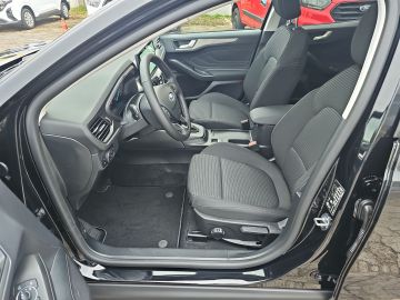 Bild 9 Ford Focus Titanium MHEV El. Panodach Navi Soundsyste