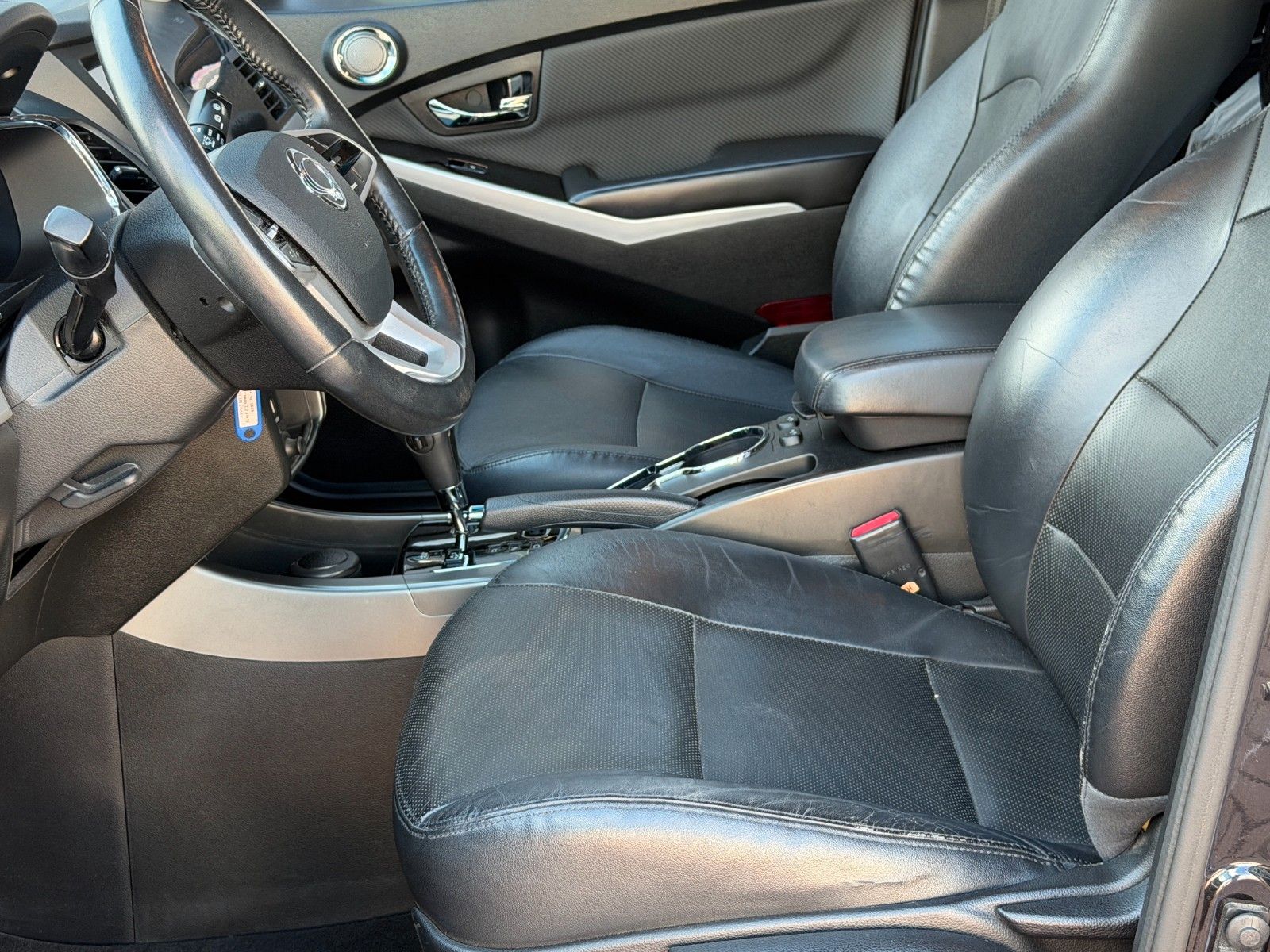 Fahrzeugabbildung Ssangyong Korando 2.2 e-XDi 220 *Nav*8fach*Kamera*AWD*PDC*