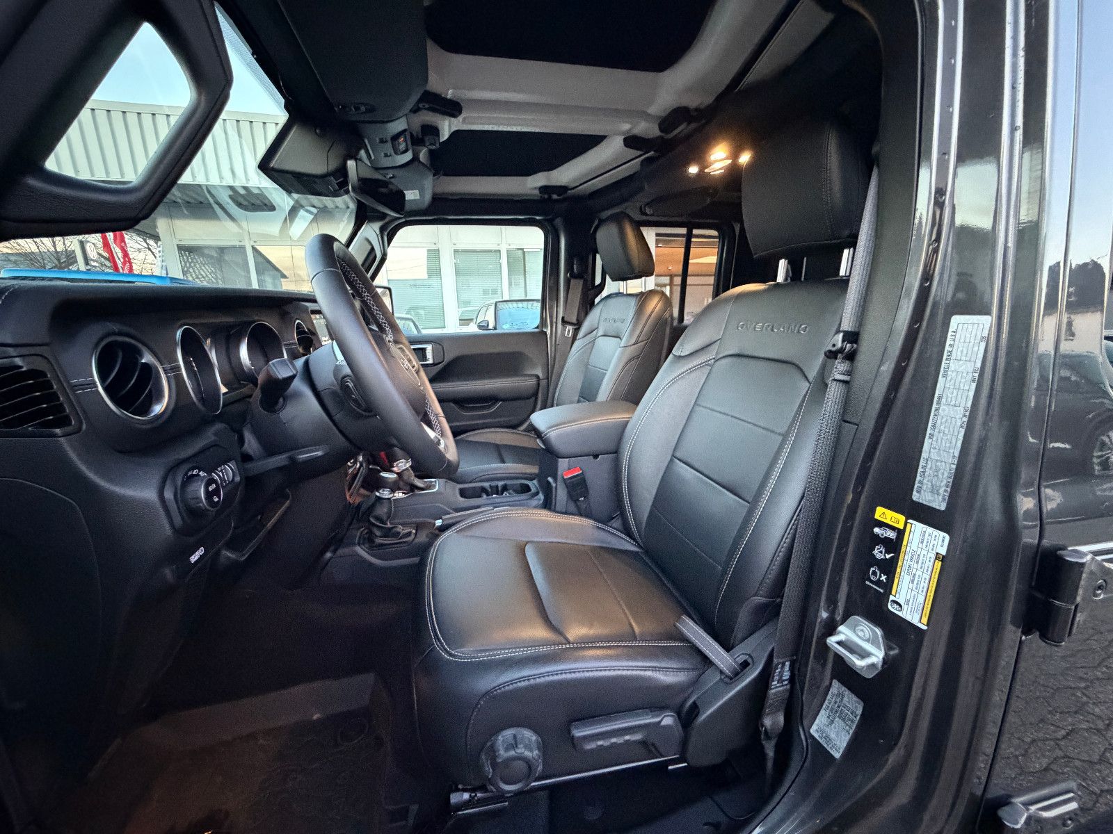 Fahrzeugabbildung Jeep Gladiator Overland 4WD/VOLL/NEUWAGENZUSTAND/