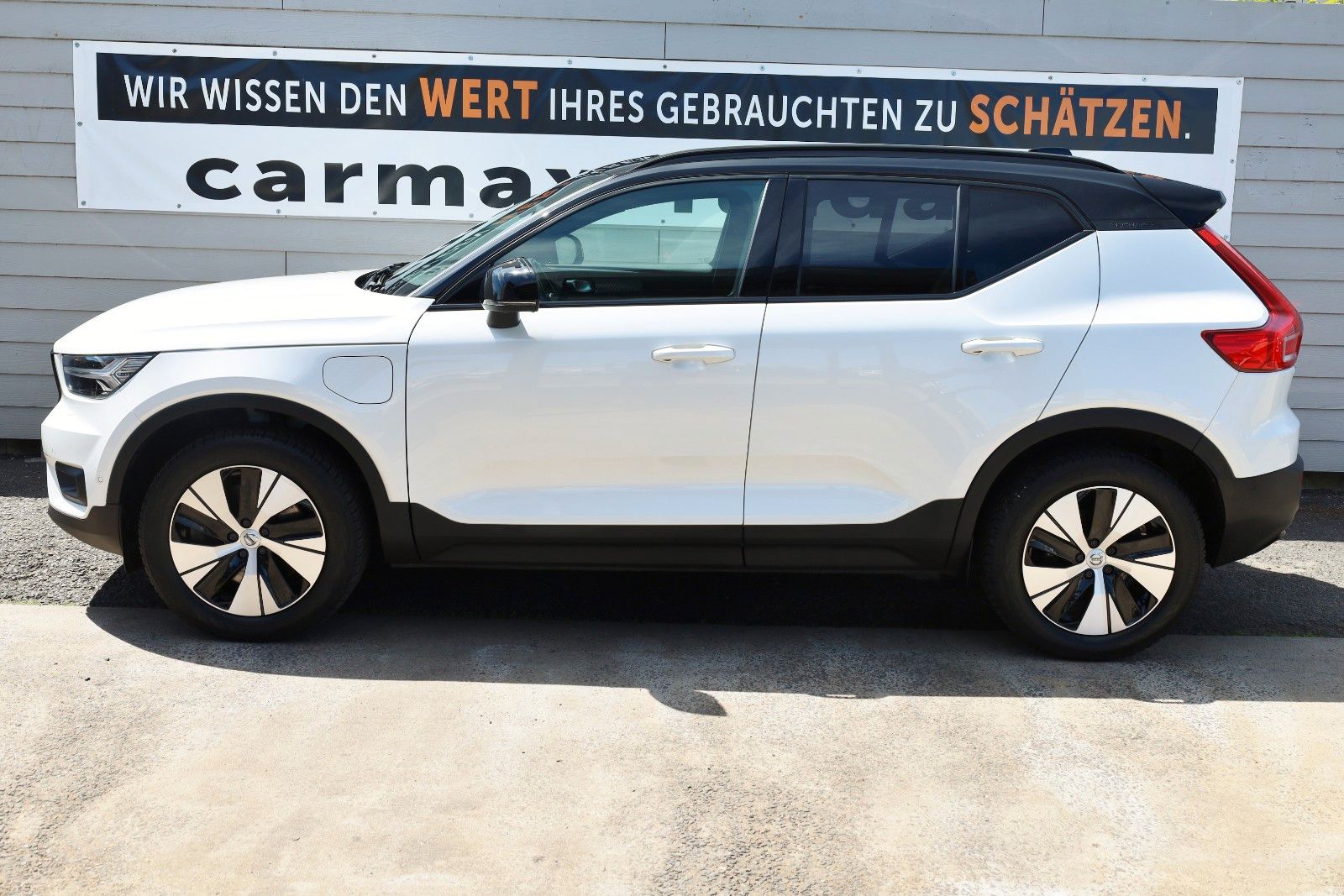 Fahrzeugabbildung Volvo XC40 T5 Recharge R Design Leder,Navi,PanDach,360