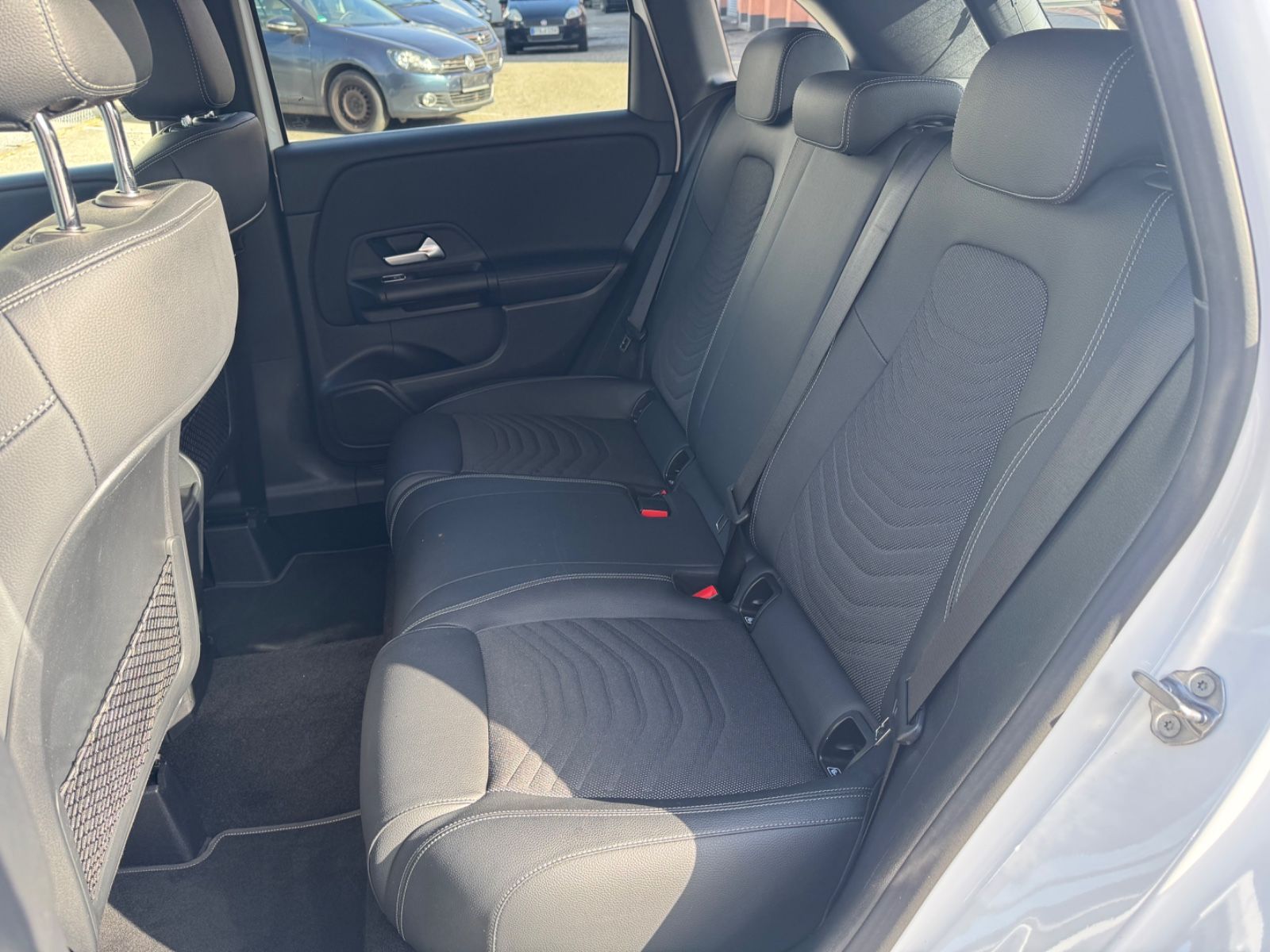 Mercedes-Benz B 250e LED/Navi/Kam/Leder/Spur&Park-Ass./SZH/18" foto 8