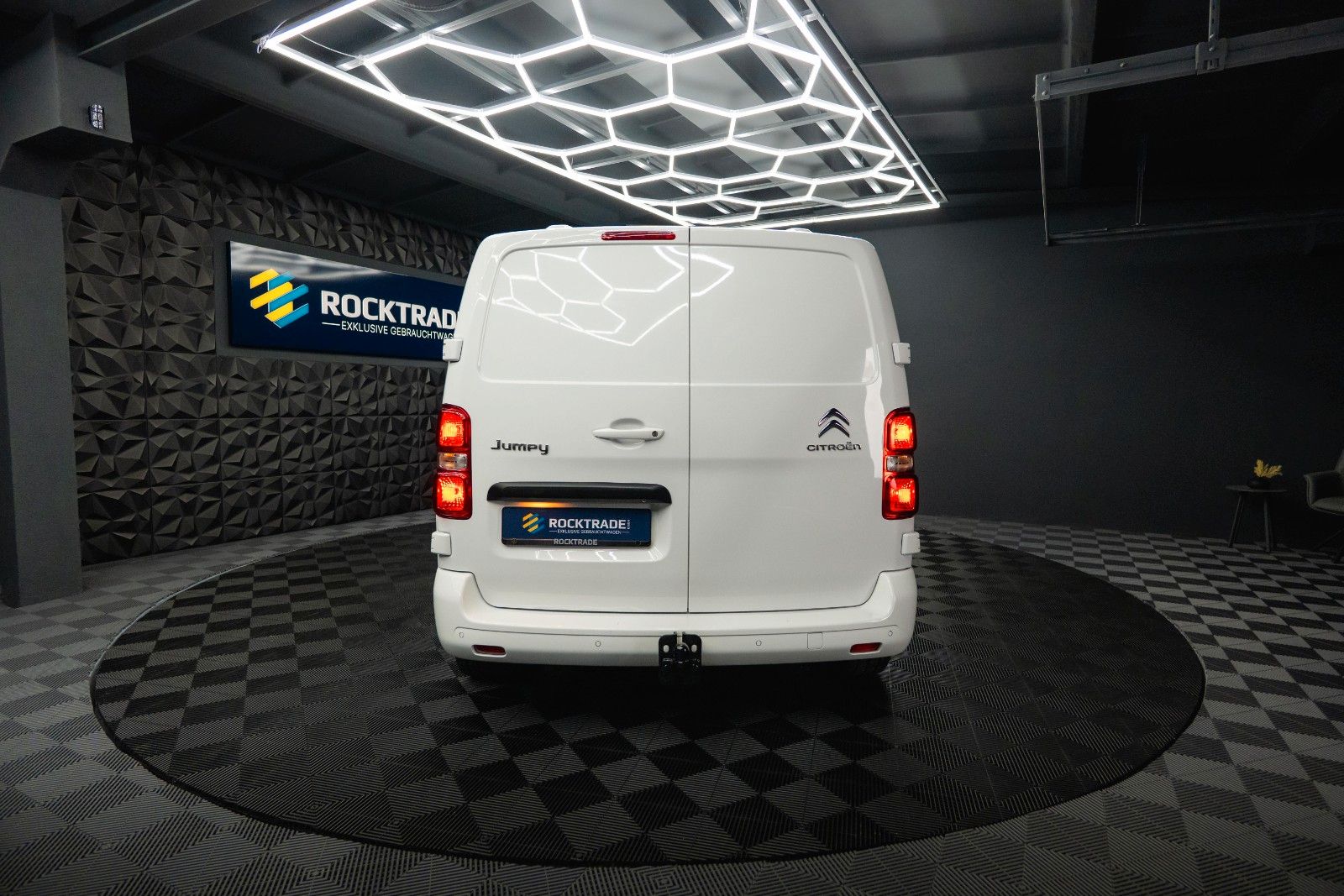 Fahrzeugabbildung Citroën Jumpy Kasten Club M Automatik *Regalsystem*360°*