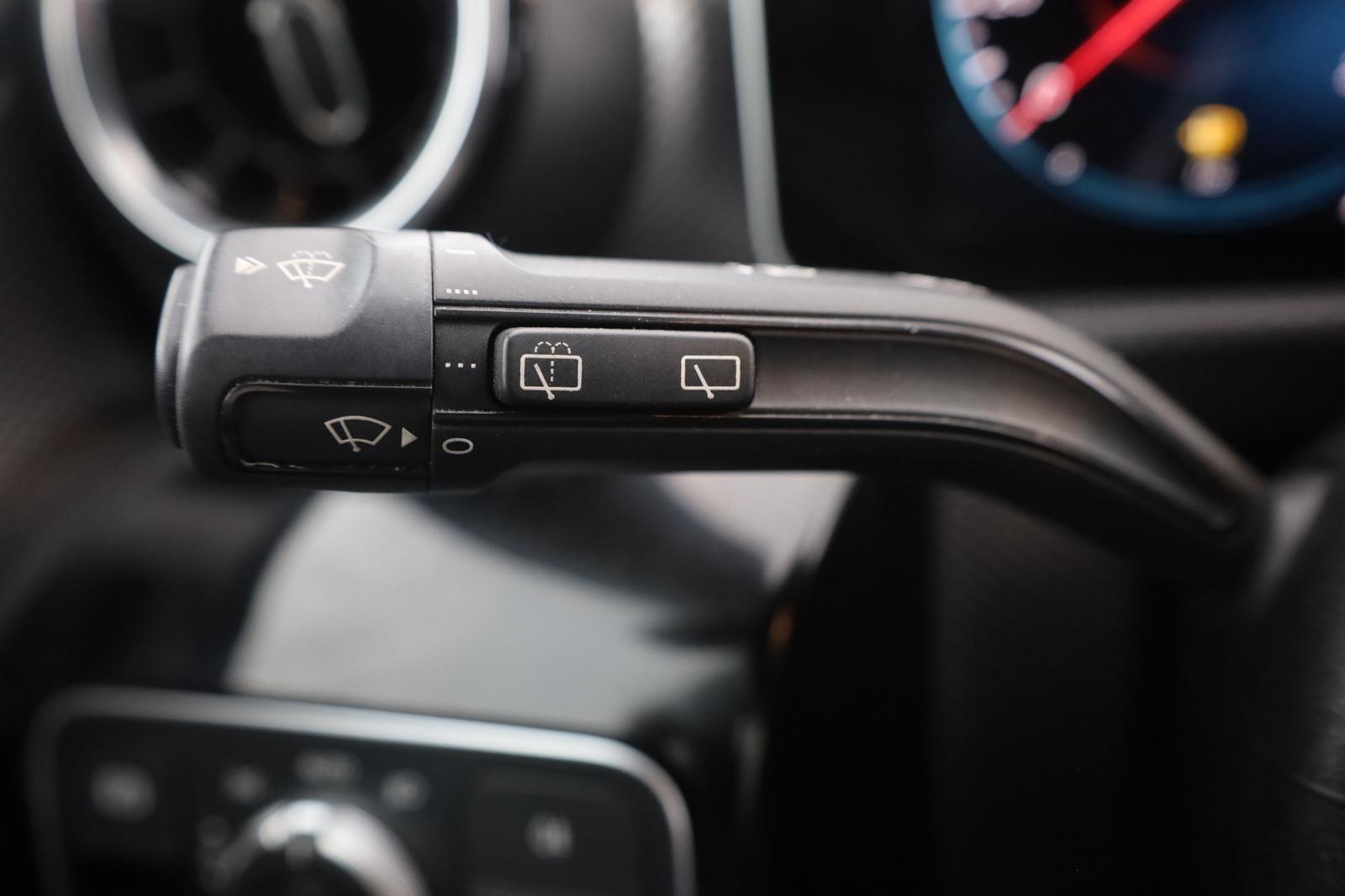 Mercedes-Benz A250 Progressive LED Navi Sitzheizung Kamera AHK