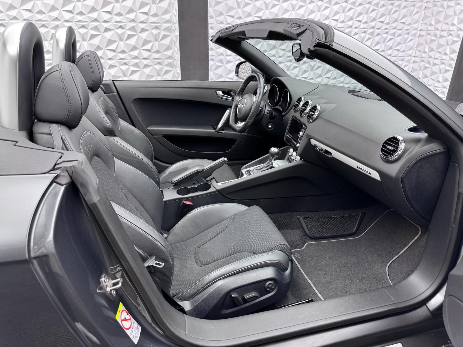 Fahrzeugabbildung Audi TT 2.0 TFSI QUATTRO/S-LINE/S-TRONIC/LIEBHABERSTK
