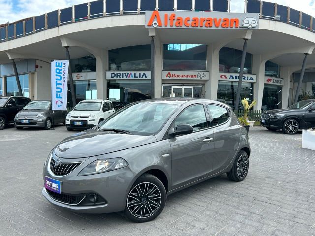 Otros Lancia Ypsilon 1.0 firefly hybrid Silver