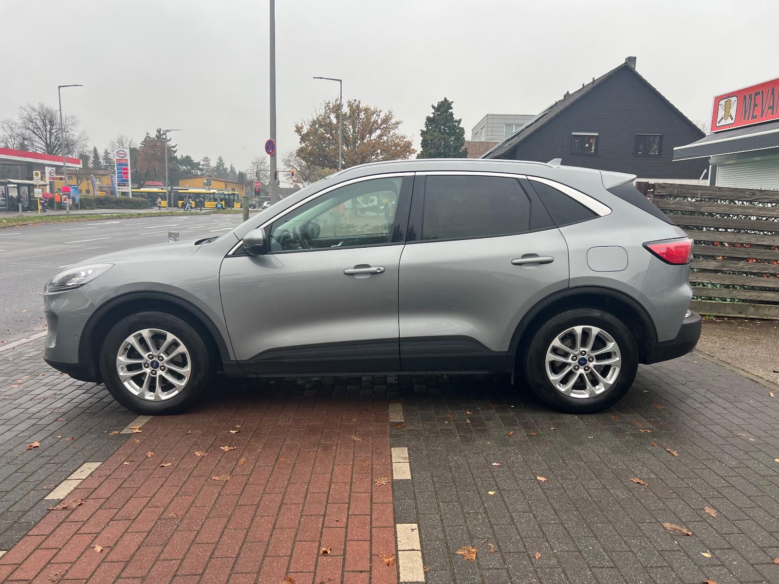 Ford Kuga Titanium X,Autom.,Navi,Teilleder,Keyless Go