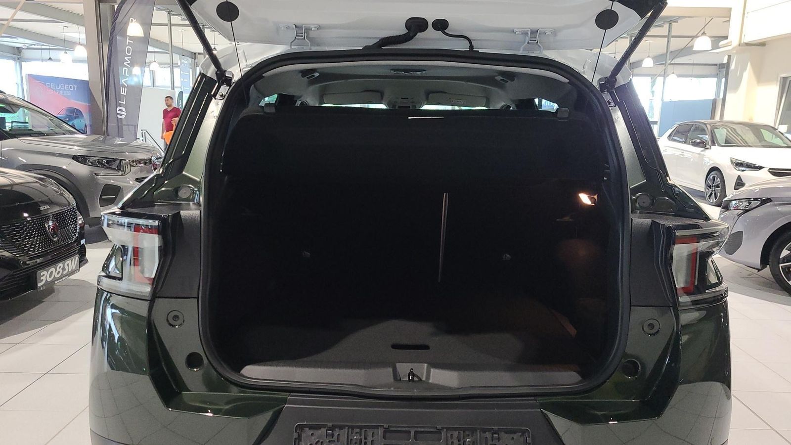 Fahrzeugabbildung Citroën e-C3 Aircross Max 113 PS AT