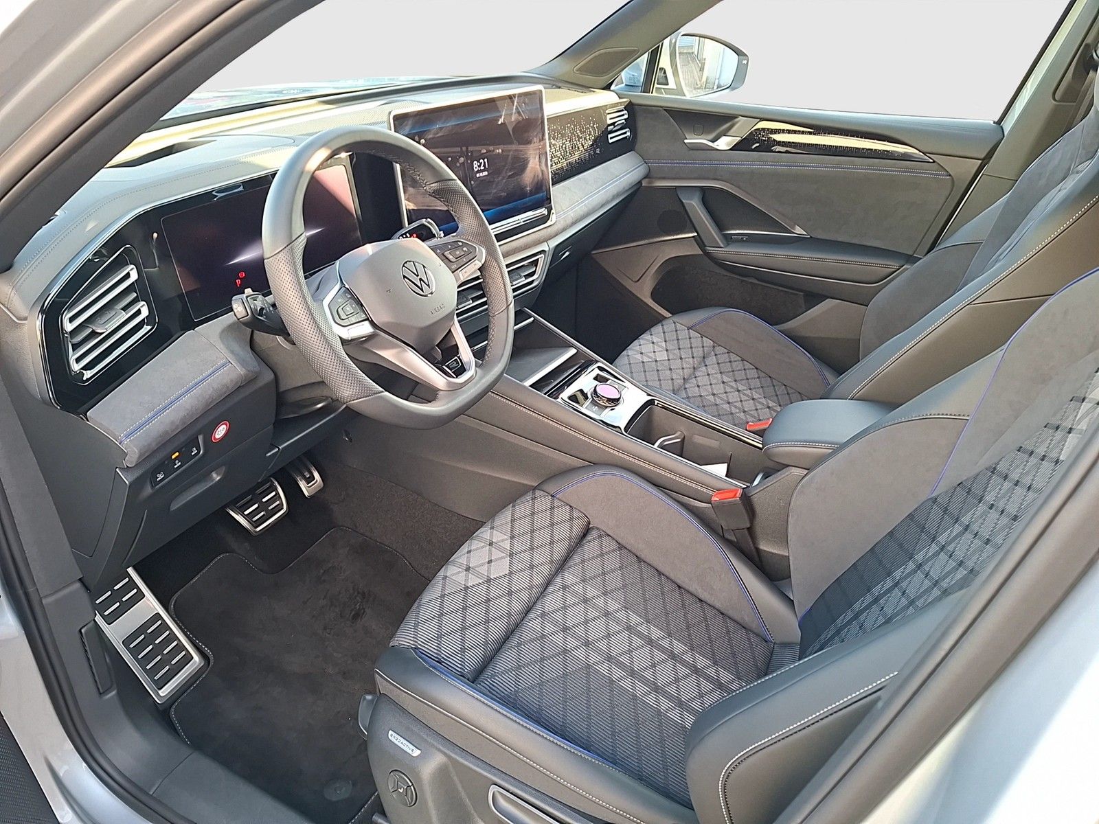 Fahrzeugabbildung Volkswagen Tiguan TDI R-Line DSG 4M Standhzg. Matrix Navi A