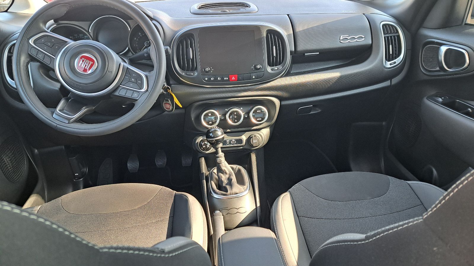 Fahrzeugabbildung Fiat 500L Cross