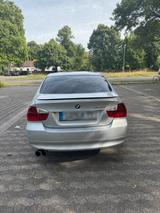 BMW 320i E90 gepflegter Klassiker mit Stil... - BMW 320 mit Benzin-Antrieb: Limousine, E90 320i