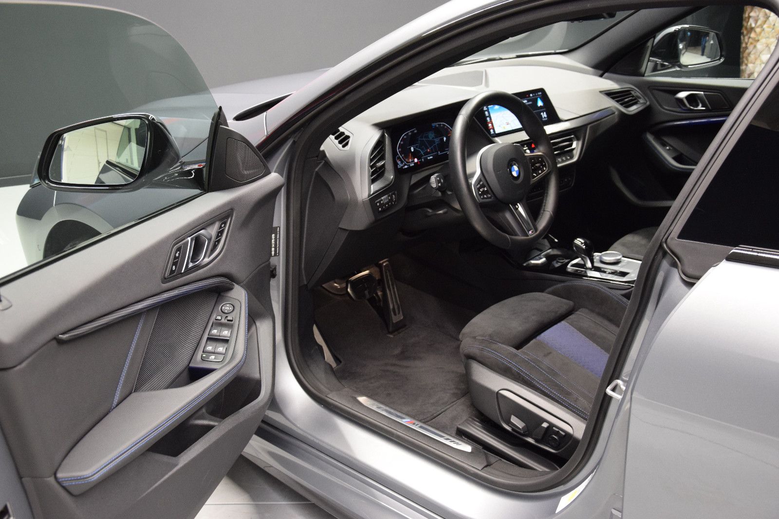 Fahrzeugabbildung BMW 220d Gran Coupé xDrive HuD LED Keyless Memory