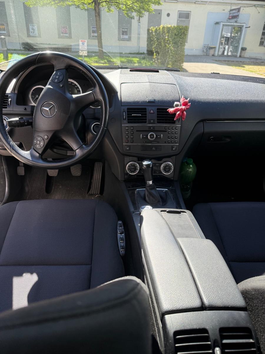 Mercedes-Benz C220 2010 — photo 6