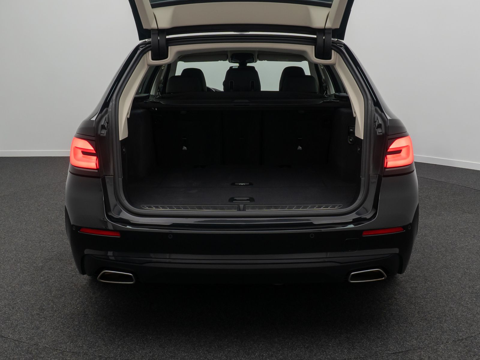 Fahrzeugabbildung BMW 520d xD Sportsitz AHK Alarm DAB Kamera 4xKlima