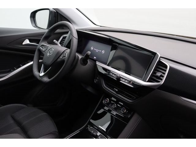 Fahrzeugabbildung Opel Grandland 1.2 GS Line AUT LED Navi ACC RK