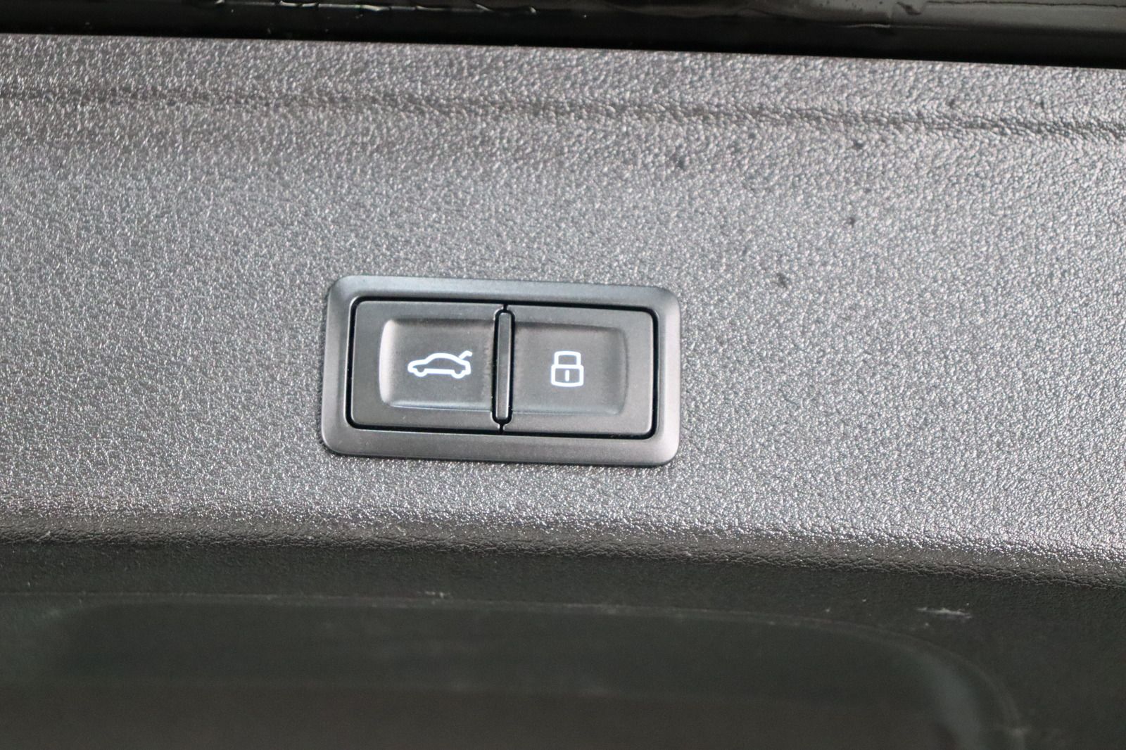 Fahrzeugabbildung Audi A4 Allroad Quattro 2.0 TDI * Navi * Bi-Xenon *