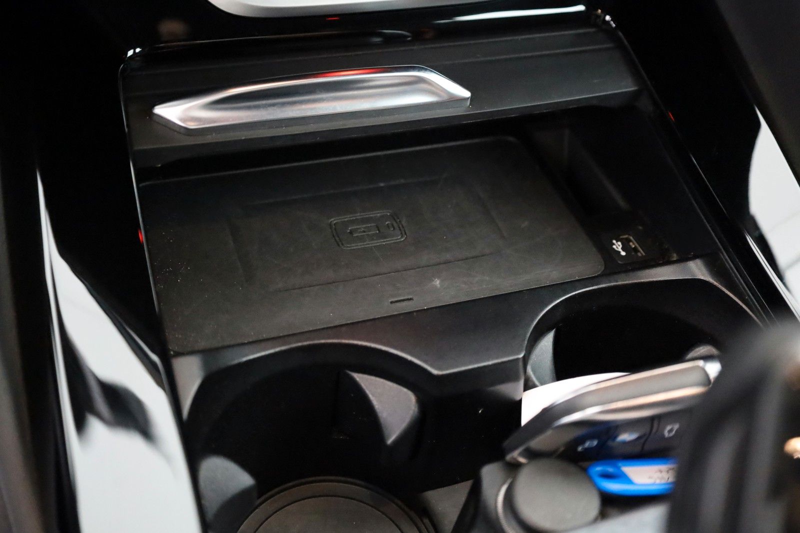 Fahrzeugabbildung BMW X4 xDrive 20 d xLine,Leder,Navi,LED,SH,Kamera
