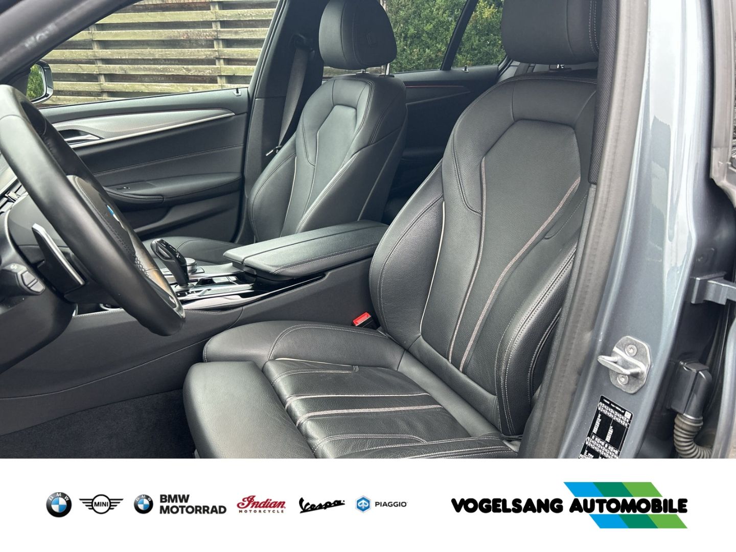 Fahrzeugabbildung BMW 540 i xDrive Touring M Sport Park-Assistent Head