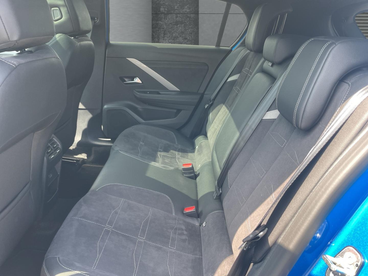 Opel Astra Electric Ultimate Pano ACC 360° Alcantara