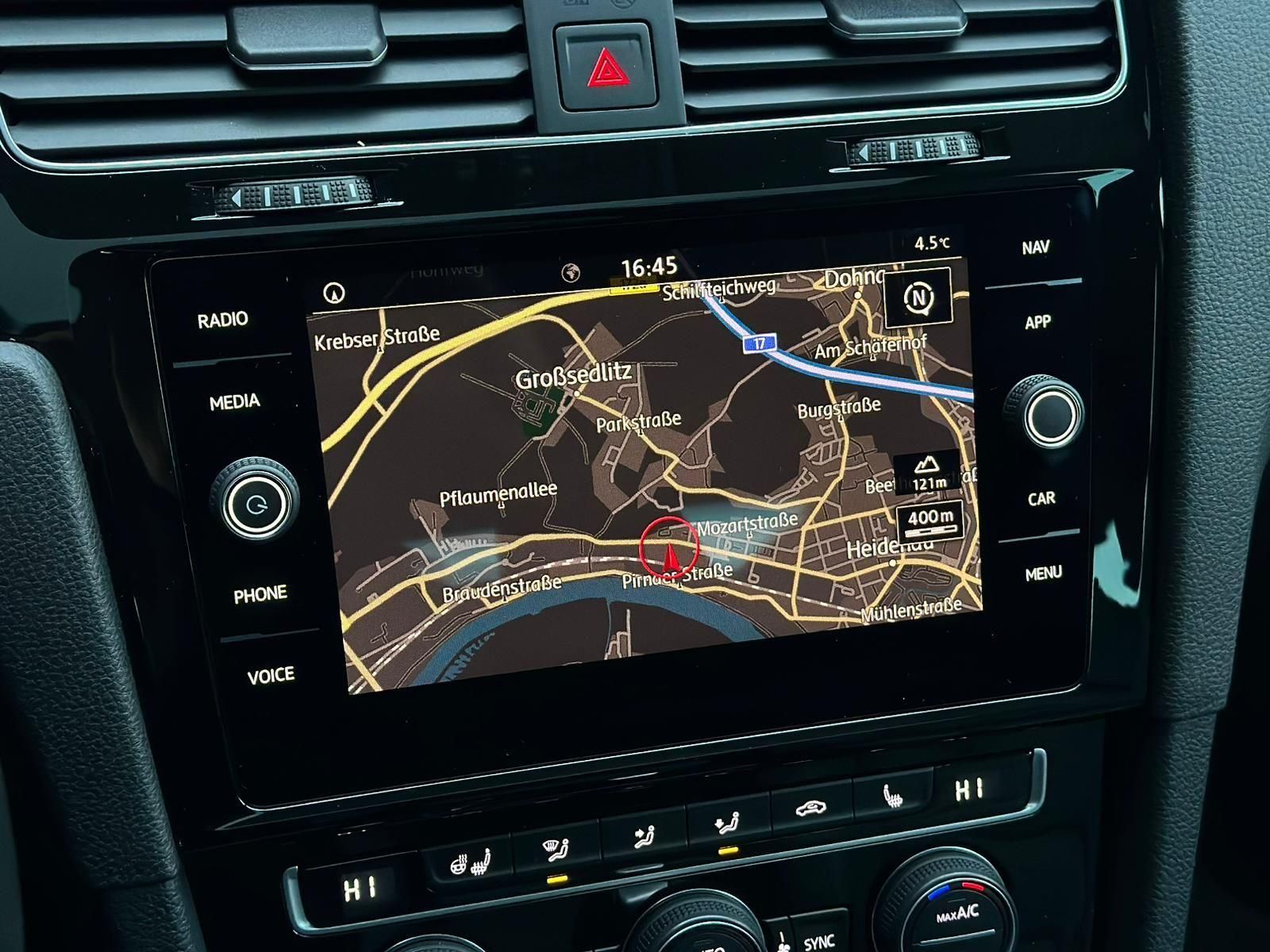 VW Golf 2.0TDI HIGHLINE* LED#SHZ#LH#AHK#PANO#KEYLES - Image 12