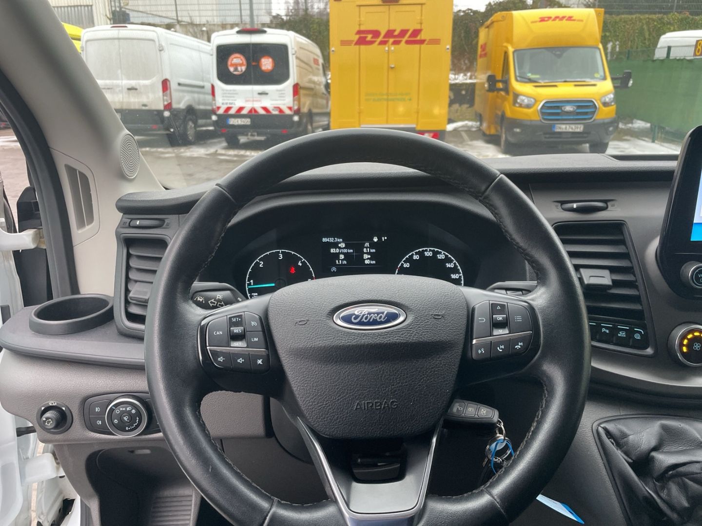 Fahrzeugabbildung Ford Transit Kasten 350 L2 Trend AHK DAB SORTIMO Spur