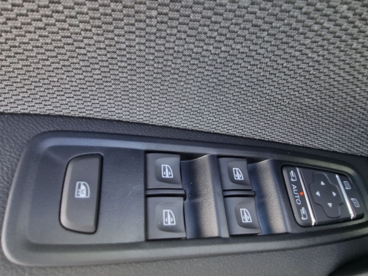 Fahrzeugabbildung Renault Kangoo PKW TECHNO TCe 130 EDC