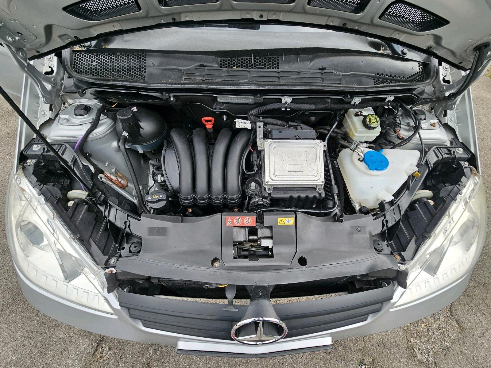 Mercedes-Benz A180 2009 — photo 10