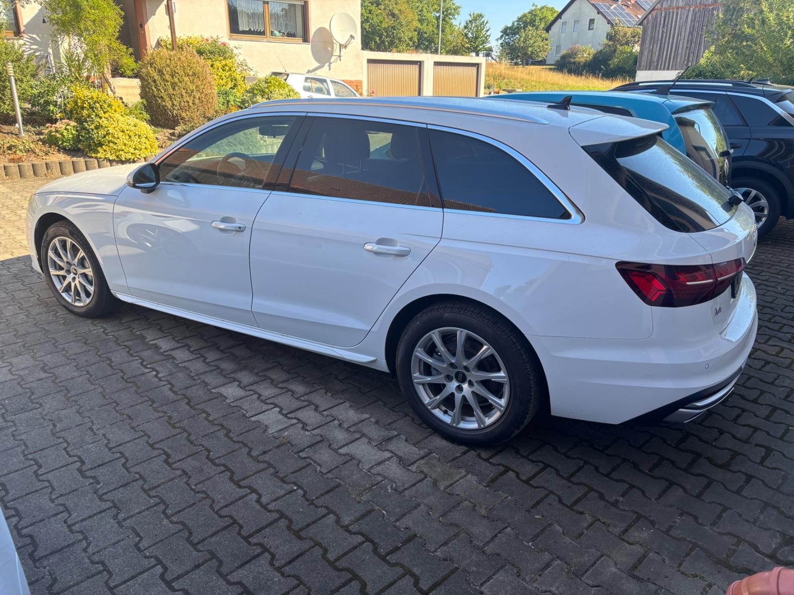 Audi A4 Av. 40 TFSI qu.AHK,Standh.,RFK,ACC,Nav,