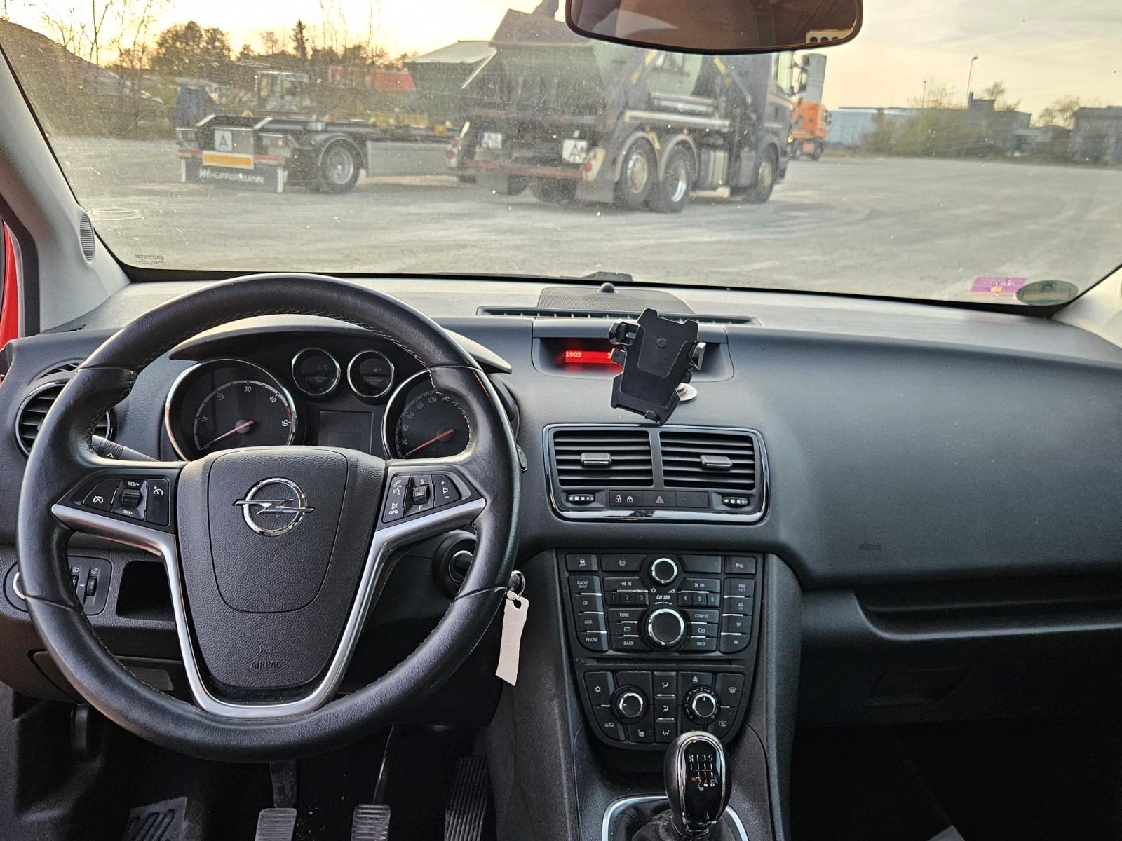 Opel Meriva 2011 — вигляд ззаду