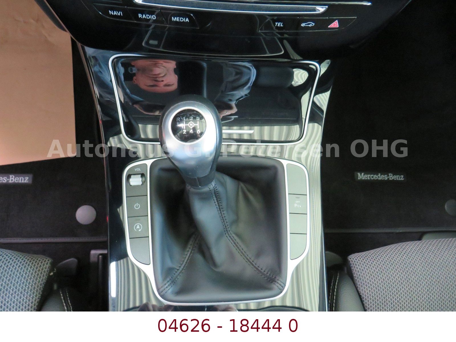 Fahrzeugabbildung Mercedes-Benz C 180 CGI*6-Gang*NAVI*Einpark*Sitzhei*Spiegel*Te