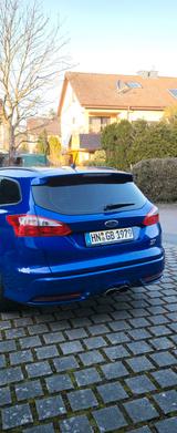 Ford Focus 2,0 EB ST Leder-Sport-Paket Turnier ST - Ford Focus aus 2013: ST