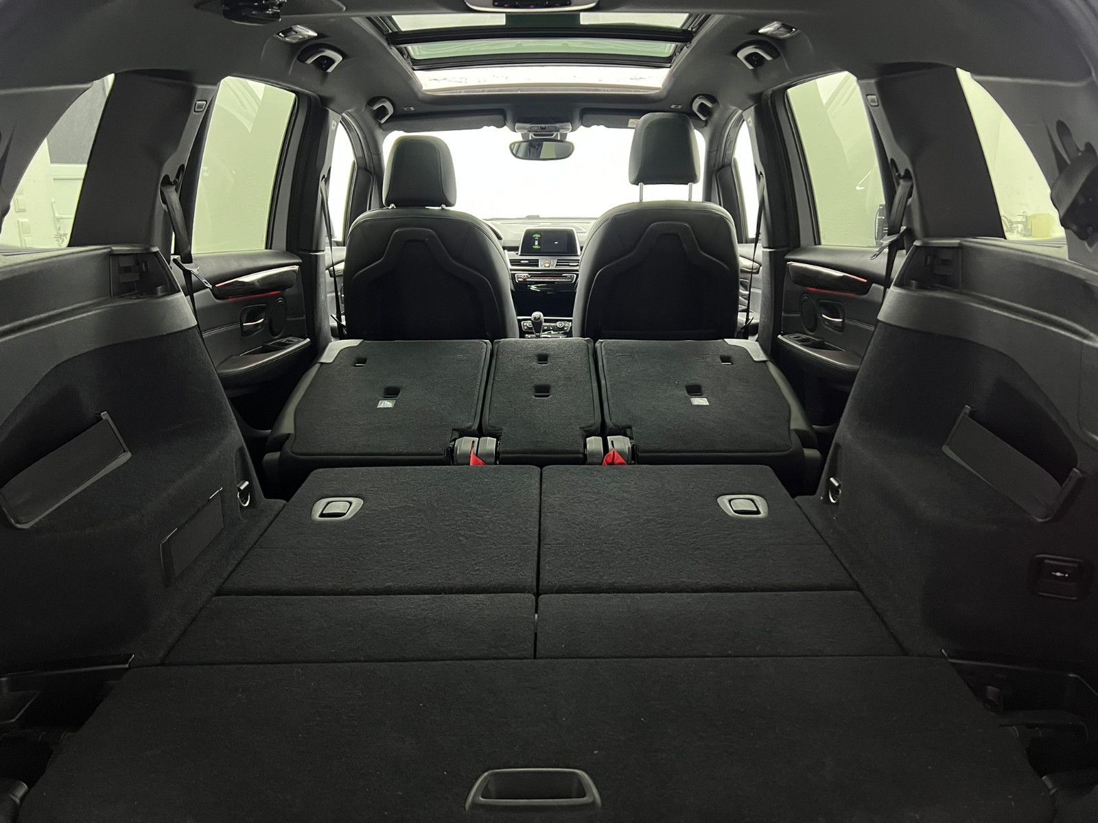 Fahrzeugabbildung BMW 218 d Gran Tourer LUXURY Line/PANO/LED/7-SITZER