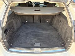 Fahrzeugabbildung Mercedes-Benz C 180 T CGI Navi Sitzh Alu LED el.Klappe 2.Hand