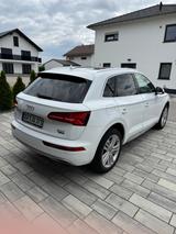 Audi Q5 2.0 TFSI S tronic quattro sport  - Audi Q5 Sport mit Benzin-Antrieb
