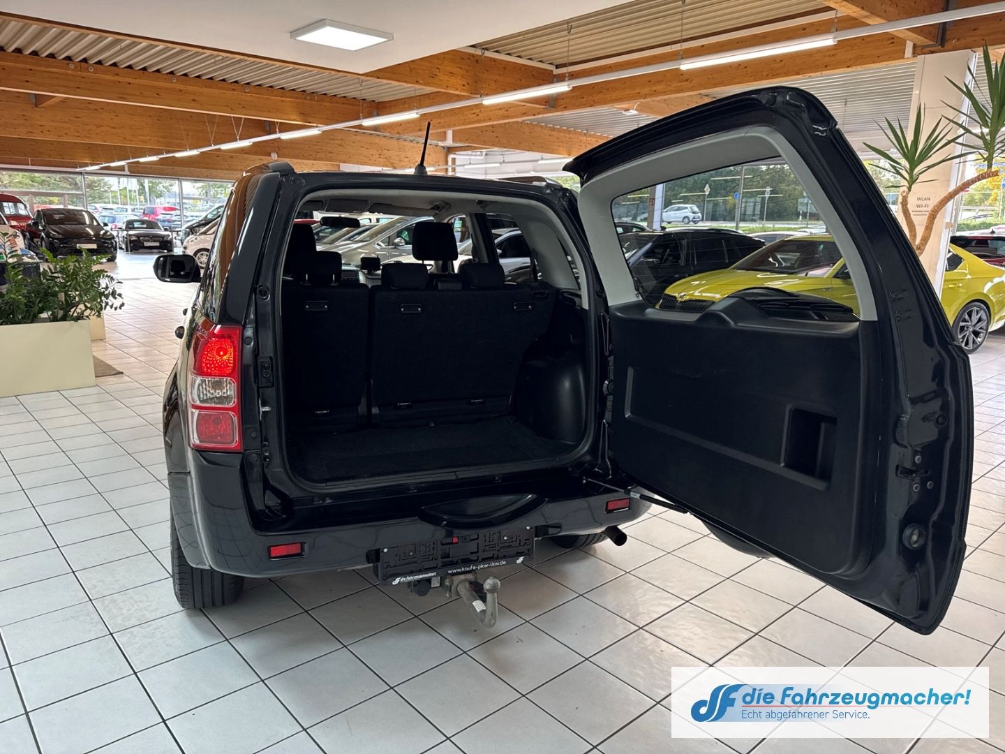 Fahrzeugabbildung Suzuki Grand Vitara 2.4 VVT Comfort Navi Xenon Sperrdif