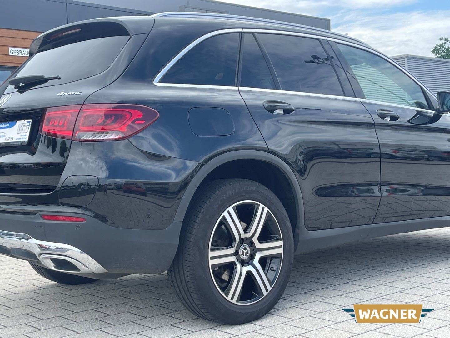 Fahrzeugabbildung Mercedes-Benz GLC 300 de 4Matic EU6d Totwinkelassistent