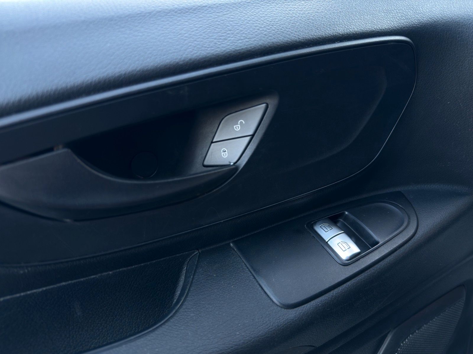 Fahrzeugabbildung Mercedes-Benz Vito Kasten *AHK*Tempomat*1-Hand*Klima