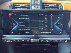 Fahrzeugabbildung DS Automobiles DS 7 Crossback 1.6 E-Tense 300 4x4 Rivoli