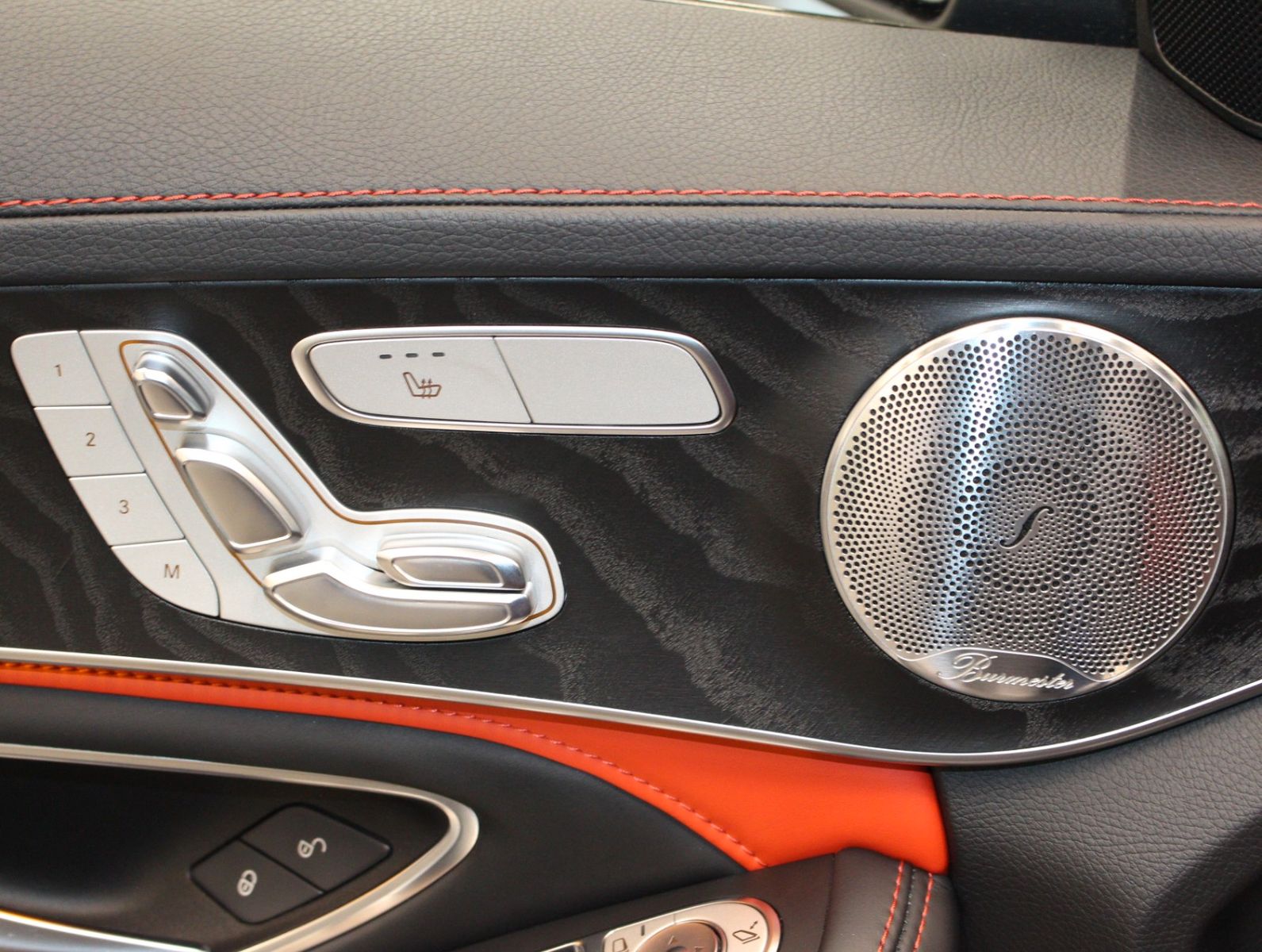 Fahrzeugabbildung Mercedes-Benz C 63 S AMG T Night-Paket+Burmester+Panoramadach