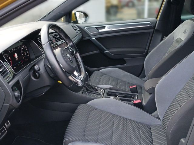 Golf VII 1.5 TSI DSG R-LINE LED+NAVI+DIGI+STHZ