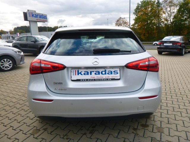Fahrzeugabbildung Mercedes-Benz A 180 >AUT/NAV/PDC/Sitzheizung<