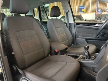 Volkswagen Golf *1-Hand*ACC*2-ZONEN*NAV*SitzHZ*