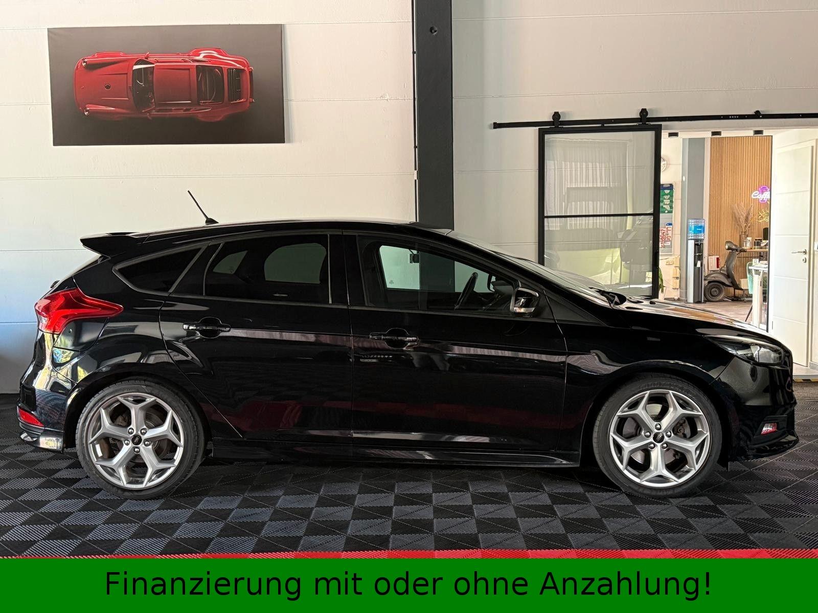 Ford Focus ST 2.0TDCI*Limousine*Recaro*Carplay*Navi