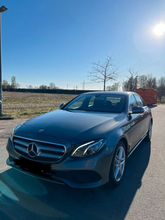 Image of Mercedes-Benz E 200