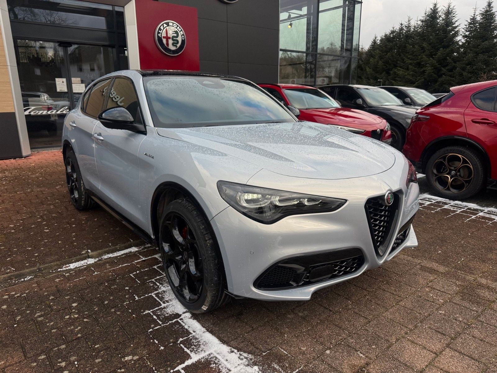 Fahrzeugabbildung Alfa Romeo Stelvio VELOCE 280PS AT8 Panorama Memory Leder