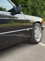 Mercedes-Benz 190 - Mercedes-Benz 190 mit Benzin-Antrieb: Limousine, mit Klimaanlage